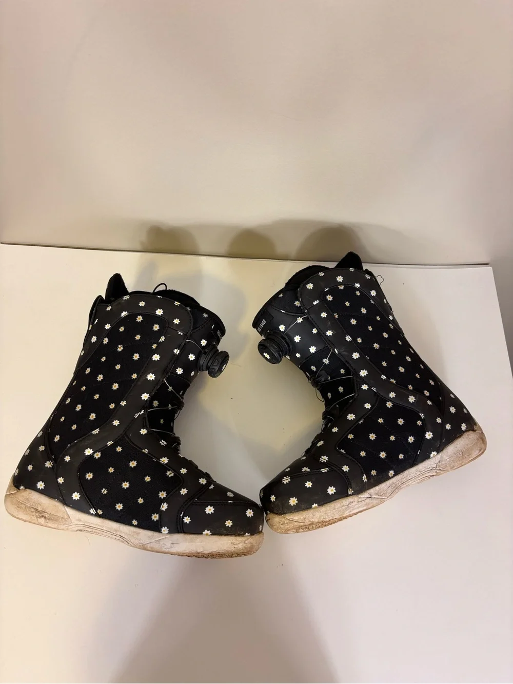 Ride x Sage Women’s Black Snowboard Boots with White Daisy Print 8